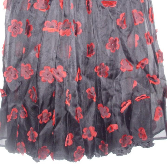 3D floral embroidered black silk full skirt midi - Picture 2 of 4